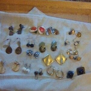 Elegant Silver and Gold Women's Earring Set